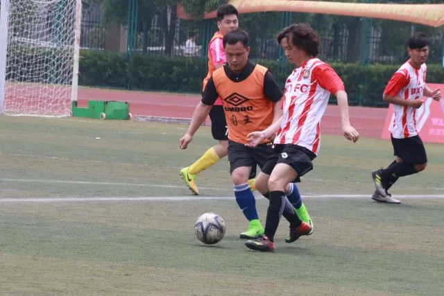 评估教练难度高：季后赛与表现成关键